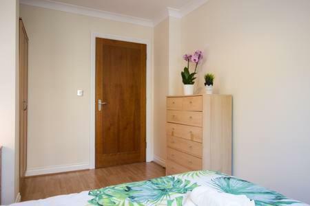 Central Reading Canal Side Apartment Sleeps 4 With Parking Εξωτερικό φωτογραφία