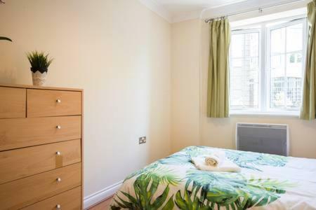 Central Reading Canal Side Apartment Sleeps 4 With Parking Εξωτερικό φωτογραφία